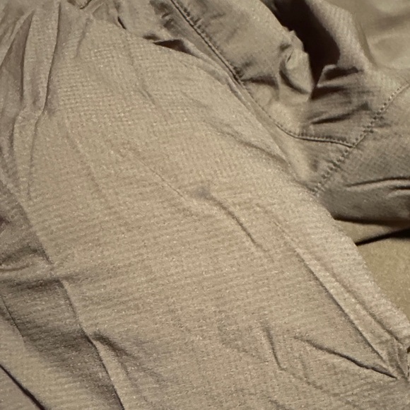 Arc'teryx Men's Atom LT Hoodie Tan Performance Jacket - Picture 4 of 4